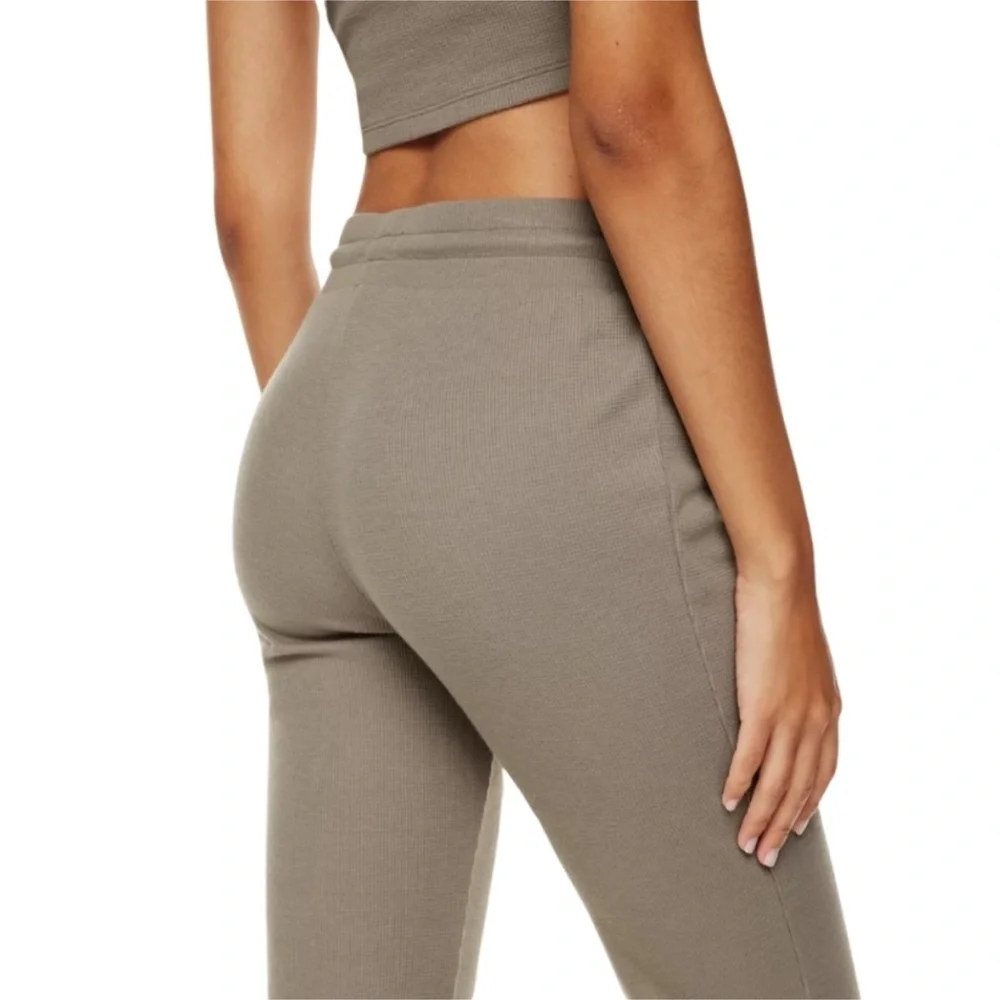 Aritzia Sunday Best Taupe Baby Waffle Flare Lounge Pants, new without tags - Picture 2 of 7